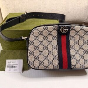 Gucci Beige GG Supreme Canvas Shoulder Bag with Red & Navy Stripe